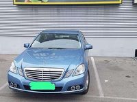 Gebraucht Mercedes E200 184 PS (135 kW) 2011 Blau Limousine