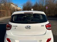 Gebraucht Hyundai i10 68 PS (50 kW) 2013 Weiß Kleinwagen