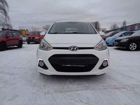 Gebraucht Hyundai i10 Edition 87 PS (63 kW) 2015 Weiß Kleinwagen