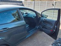 Gebraucht Ford Fiesta Trend 80 PS (58 kW) 2017 Grau Kleinwagen