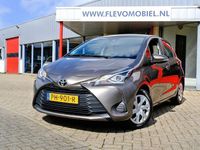 Gebraucht Toyota Yaris 111 PS (81 kW) 2017 Grau Limousine