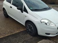 Gebraucht Fiat Punto Pop 69 PS (50 kW) 2011 Weiß Kleinwagen