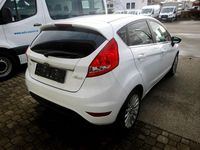 Gebraucht Ford Fiesta Titanium 82 PS (60 kW) 2011 Weiß Kleinwagen