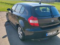 Gebraucht BMW 118 122 PS (89 kW) 2006 Schwarz Kleinwagen