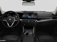 Gebraucht BMW 320 Sport Line 190 PS (139 kW) 2023 Weiß Limousine