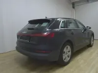 Gebraucht Audi e-tron Basis 230 kW (313 PS) 2022 Schwarz SUV