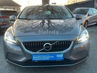 Gebraucht Volvo V40 Momentum 122 PS (89 kW) 2018 Grau Limousine
