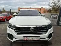 Gebraucht VW Touareg Basis 231 PS (169 kW) 2019 Pure white SUV