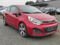 Gebraucht Kia Rio Spirit 86 PS (63 kW) 2014 (beg) signal red Kleinwagen