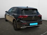 Gebraucht VW Golf VII Active 150 PS (110 kW) 2021 Deep black perleffekt Kleinwagen