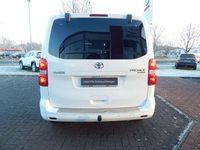 Gebraucht Toyota Proace Verso Executive 177 PS (130 kW) 2017 Schaumweiß Kombi
