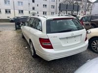 Gebraucht Mercedes C180 156 PS (114 kW) 2011 Weiß Kombi
