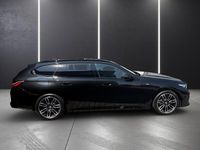Gebraucht BMW 540 M Sport 286 PS (210 kW) 2024 Black sapphire metallic Kombi