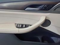 Gebraucht BMW iX3 Impressive 210 kW (286 PS) 2023 Kaschmirsilber metallic SUV