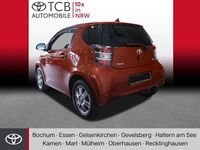 Gebraucht Toyota iQ 68 PS (50 kW) 2012 Infernoorange metallic Kleinwagen