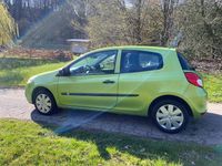 Gebraucht Renault Clio II 75 PS (55 kW) 2009 Grün Limousine