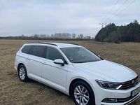 Gebraucht VW Passat Comfortline 150 PS (110 kW) 2019 Weiß Kombi