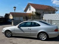 Gebraucht Mercedes CLK230 193 PS (141 kW) 2000 Silber Coupé