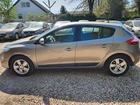 Gebraucht Renault Mégane Dynamique 110 PS (80 kW) 2010 Gold Limousine