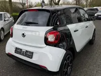 Gebraucht Smart ForFour 90 PS (66 kW) 2018 Schwarz Kleinwagen