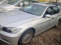 Gebraucht BMW 318 129 PS (94 kW) 2006 Titansilber metallic Limousine