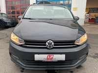 Gebraucht VW Touran 120 PS (88 kW) 2016 Uranograu/cinza urano Van / Kleinbus