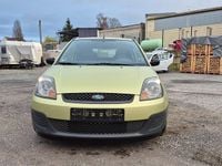 Gebraucht Ford Fiesta Ambiente 70 PS (51 kW) 2007 Grün Kleinwagen