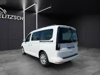Używany VW Caddy Life 102 KM (75 kW) 2023 Biały Minivan