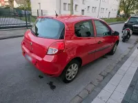 Gebraucht Renault Clio 75 PS (55 kW) 2012 Rot Kleinwagen