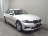 Używany BMW 320 Advantage 190 KM (139 kW) 2021 Biały Kombi