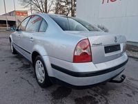 Gebraucht VW Passat Trendline 102 PS (75 kW) 2001 Grau Limousine