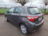 gebraucht Toyota Yaris 1,0-l-VVT-i - mit wenig Kilometer