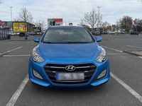 Gebraucht Hyundai i30 101 PS (74 kW) 2016 Blau Limousine