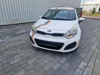 Gebraucht Kia Rio 109 PS (80 kW) 2013 Weiß Kleinwagen