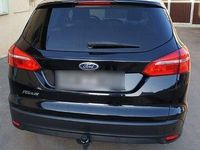 Gebraucht Ford Focus Titanium 125 PS (91 kW) 2015 Schwarz Kombi