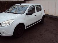 Gebraucht Dacia Sandero 75 PS (55 kW) 2012 Weiß Limousine