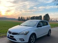 Gebraucht Kia Ceed 90 PS (66 kW) 2010 Weiß Kleinwagen