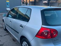 Gebraucht VW Golf V 74 PS (54 kW) 2005 Silber Kleinwagen