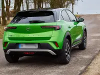 Gebraucht Opel Mokka-e Elegance 100 kW (136 PS) 2023 Grün SUV