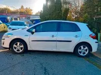 Gebraucht Toyota Auris Hybrid 136 PS (100 kW) 2011 Weiß Limousine