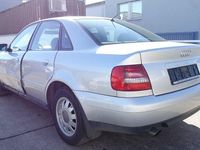 Gebraucht Audi A4 125 PS (91 kW) 2000 Silber Limousine