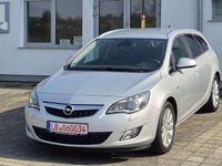 Gebraucht Opel Astra Innovation 160 PS (117 kW) 2011 Argon silber/ice silver (m2) Kombi