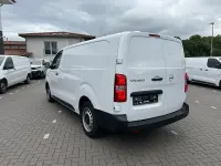 Gebraucht Opel Vivaro-e Combi Basis 144 PS (105 kW) 2025 Weiß Van / Kleinbus