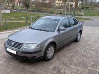 Gebraucht VW Passat Basis 131 PS (96 kW) 2004 Grau Limousine