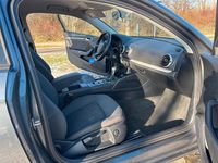 Gebraucht Audi A3 Attraction 150 PS (110 kW) 2015 Grau Limousine