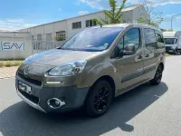 Gebraucht Peugeot TePee 92 PS (67 kW) 2012 Braun Van / Kleinbus