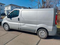 Gebraucht Opel Vivaro 90 PS (66 kW) 2012 Silber Van / Kleinbus