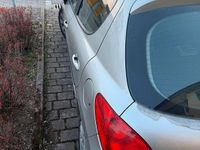 Gebraucht Peugeot 207 90 PS (66 kW) 2008 Silber Limousine