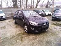Gebraucht Hyundai i20 Edition 86 PS (63 kW) 2013 Schwarz Kleinwagen