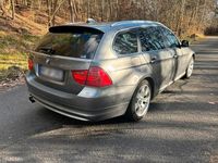 Gebraucht BMW 325 218 PS (160 kW) 2010 Grau Kombi